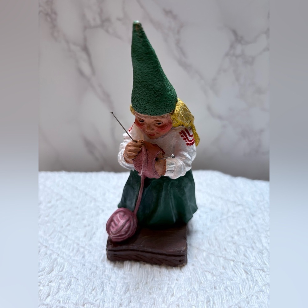 Vntg. Artina Knitting Gnome “Lisa David Wife” Designed in 1988 by Rien Poorvliet